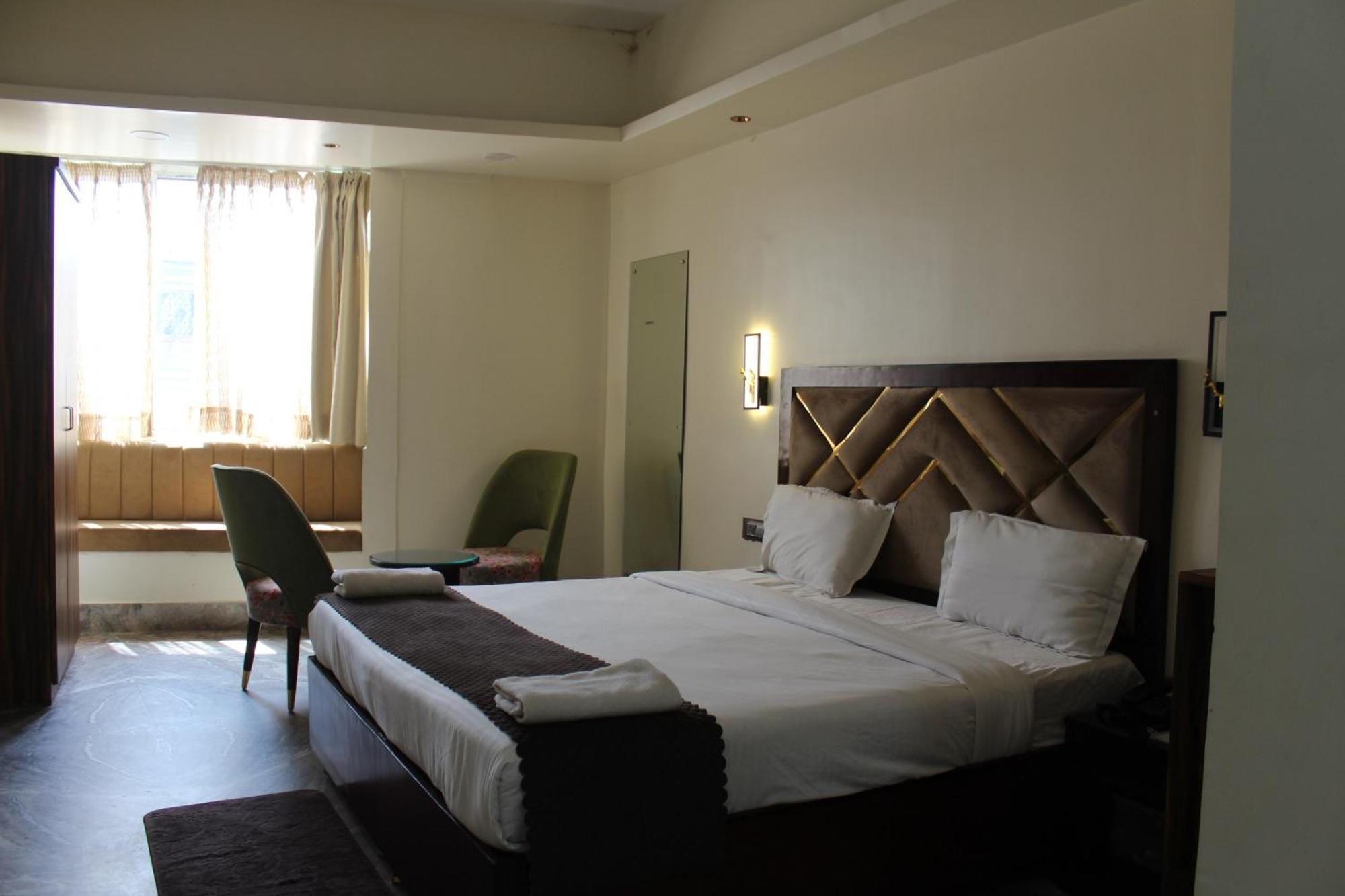 Hotel Cloud Social- Pure Veg ชิลลอง ภายนอก รูปภาพ